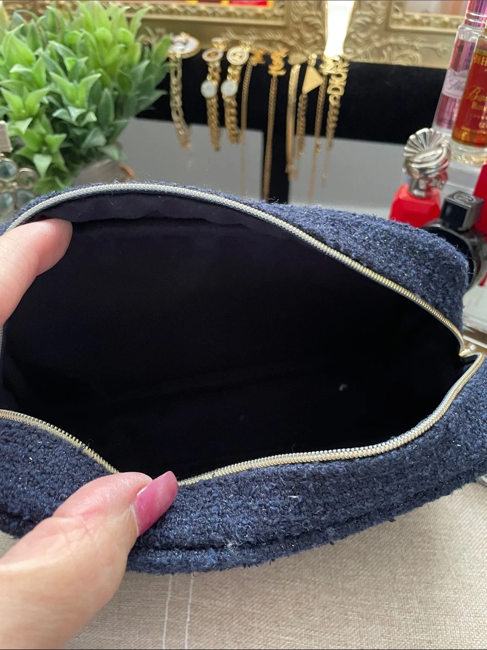 ✨CHANEL Beauté Navy Tweed Makeup Pouch with Gold Logo✨NEW